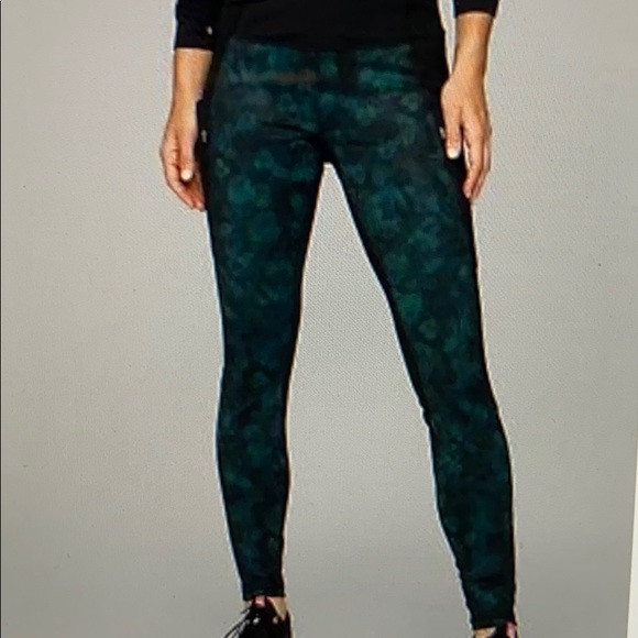 Like NEW! Athleta Traverse Frost Tights - Picture 2 of 10